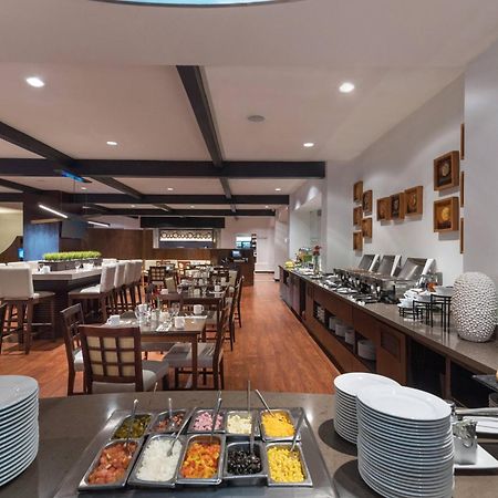 Courtyard By Marriott Santo Domingo Hotel Exterior photo