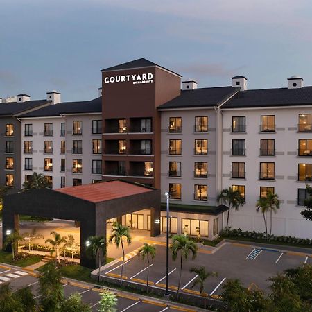 Courtyard By Marriott Santo Domingo Hotel Exterior photo