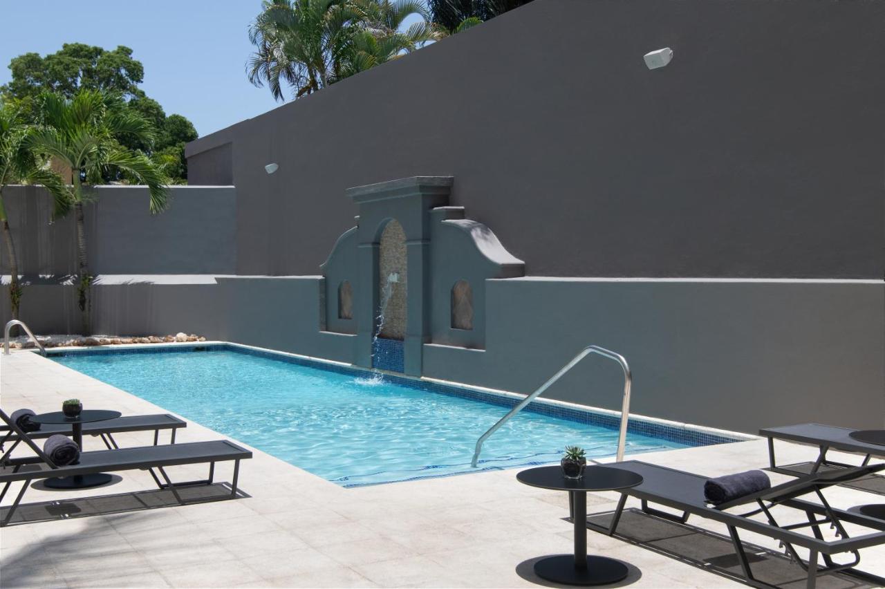 Courtyard By Marriott Santo Domingo Hotel Exterior photo
