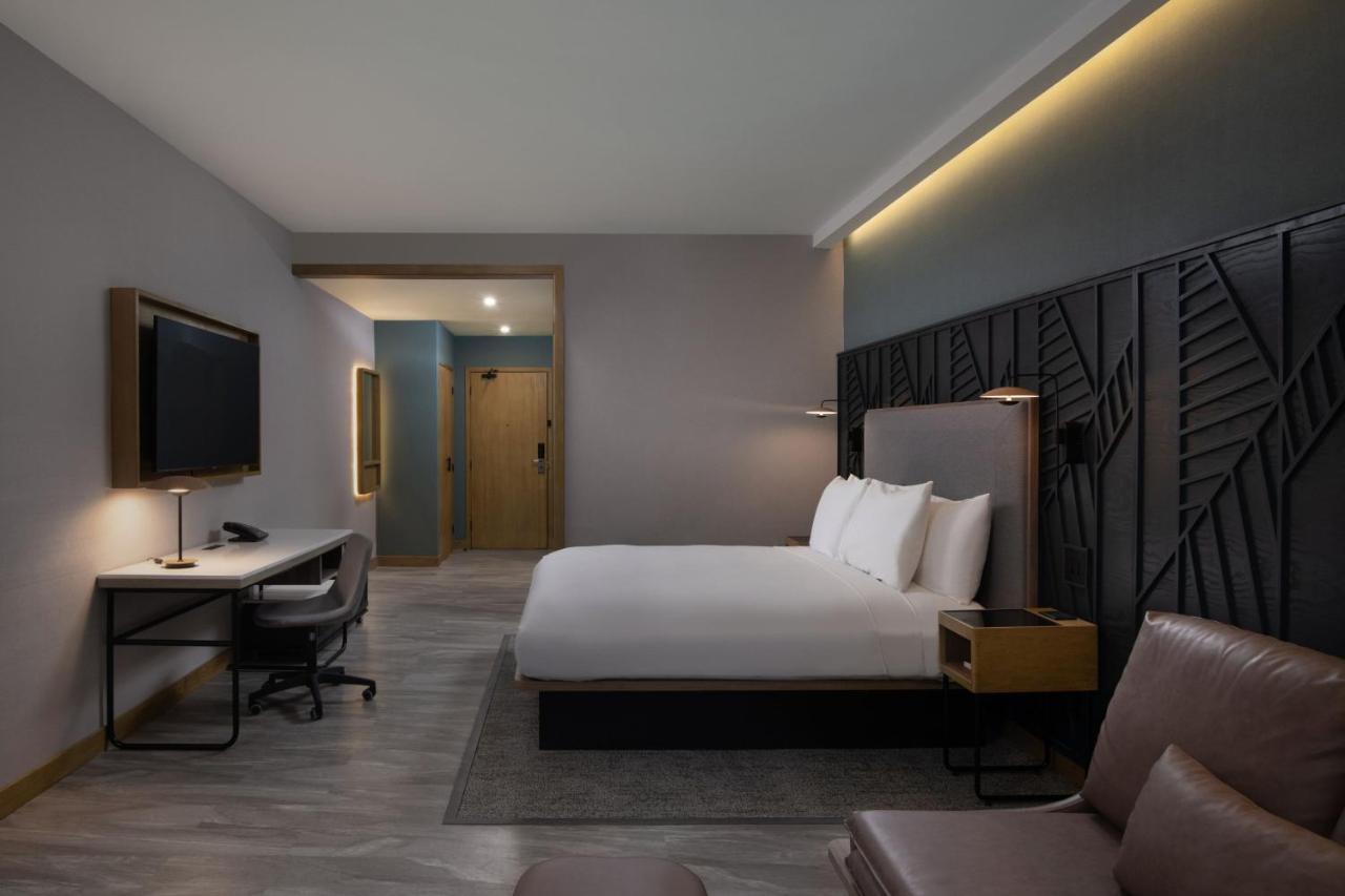 Courtyard By Marriott Santo Domingo Hotel Exterior photo