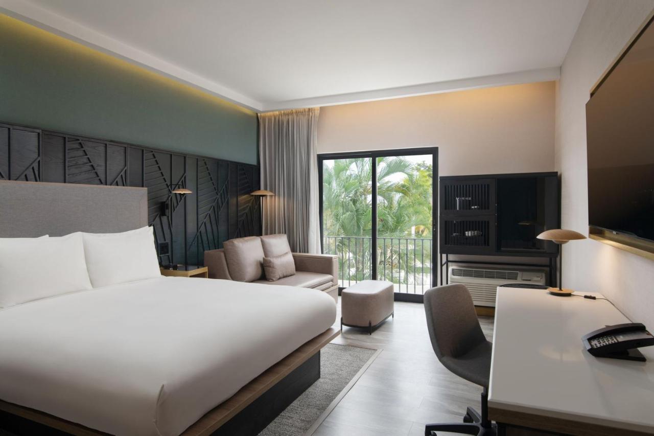 Courtyard By Marriott Santo Domingo Hotel Exterior photo