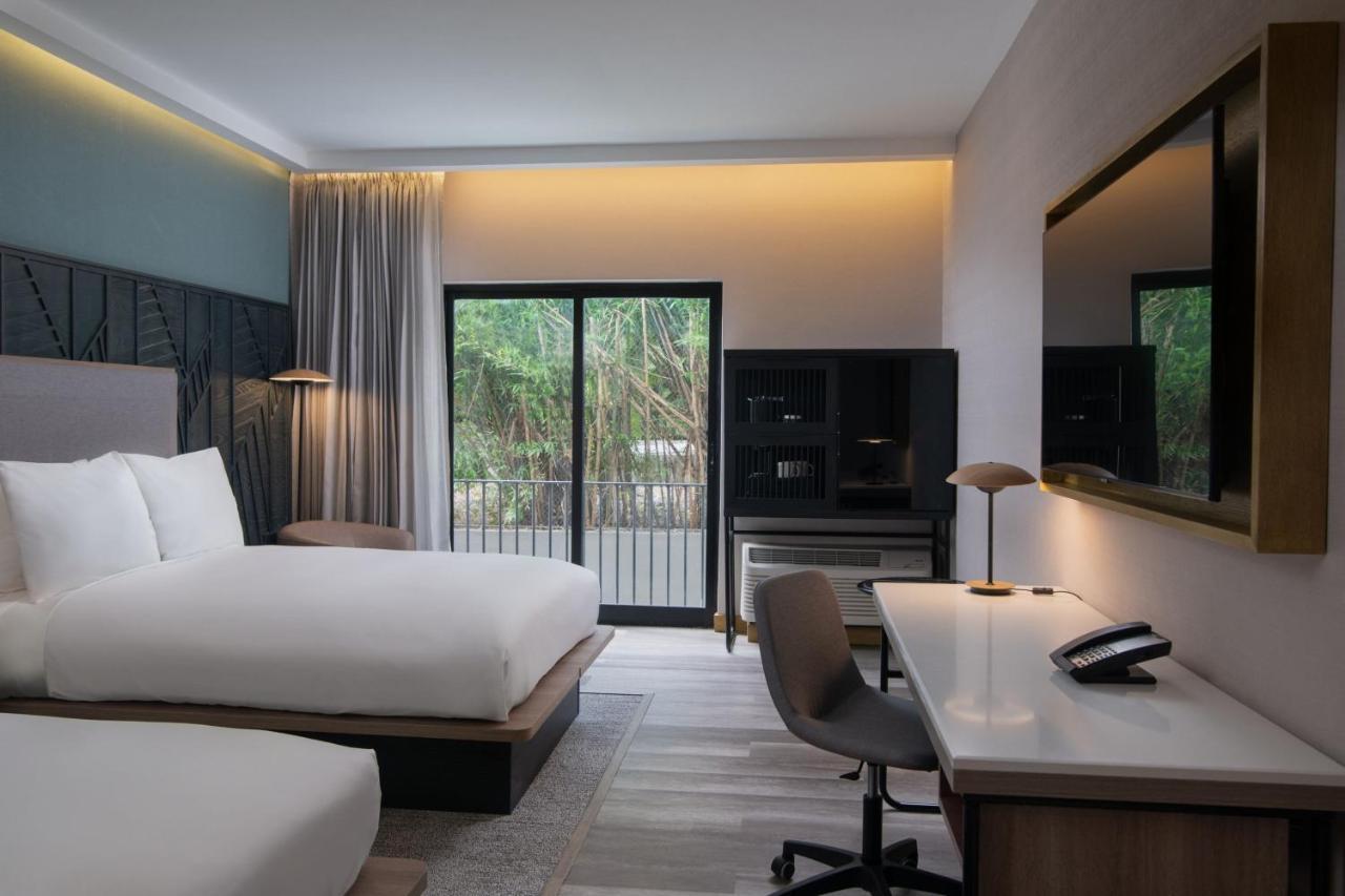Courtyard By Marriott Santo Domingo Hotel Exterior photo